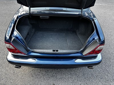 Lot 6 - 2000 Jaguar XJR X308