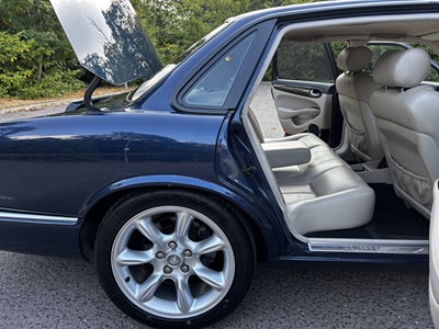 Lot 6 - 2000 Jaguar XJR X308