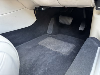 Lot 6 - 2000 Jaguar XJR X308