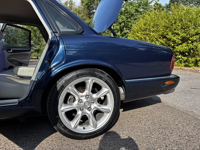 Lot 6 - 2000 Jaguar XJR X308