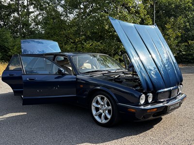 Lot 6 - 2000 Jaguar XJR X308