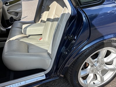 Lot 6 - 2000 Jaguar XJR X308
