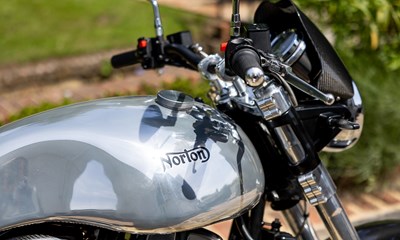 Lot 2019 Norton Dominator Street