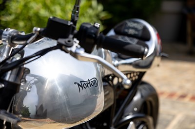 Lot 2019 Norton Dominator Street