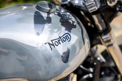 Lot 2019 Norton Dominator Street