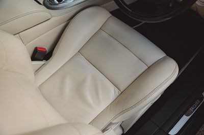 Lot 2006 Jaguar XJR Portfolio