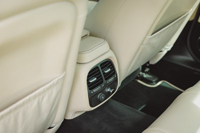 Lot 2006 Jaguar XJR Portfolio