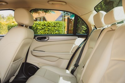 Lot 2006 Jaguar XJR Portfolio