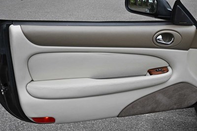 Lot 17 - 1998 Jaguar XKR Convertible