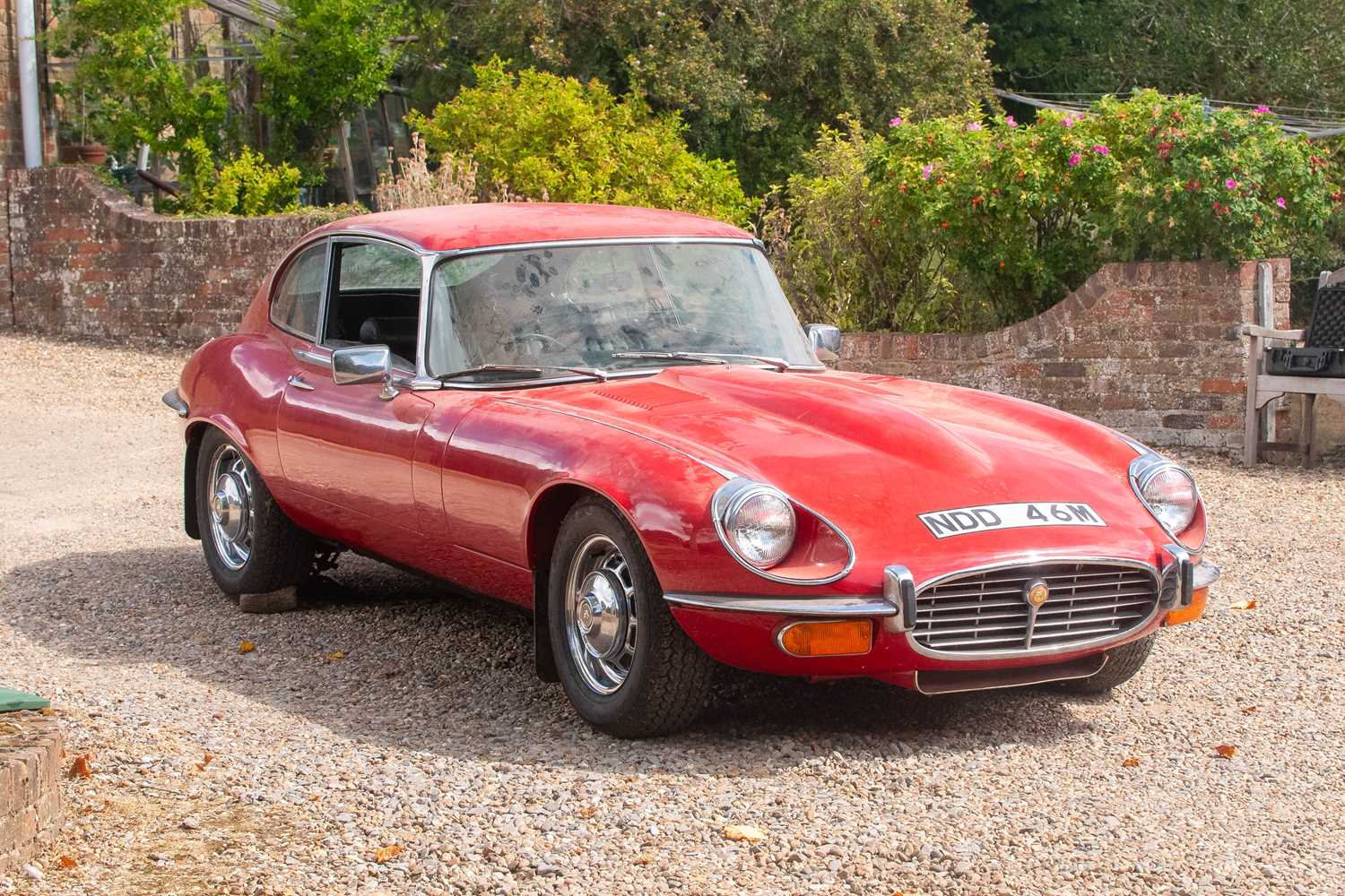 Lot 1973 Jaguar E-Type Series III V12 2+2