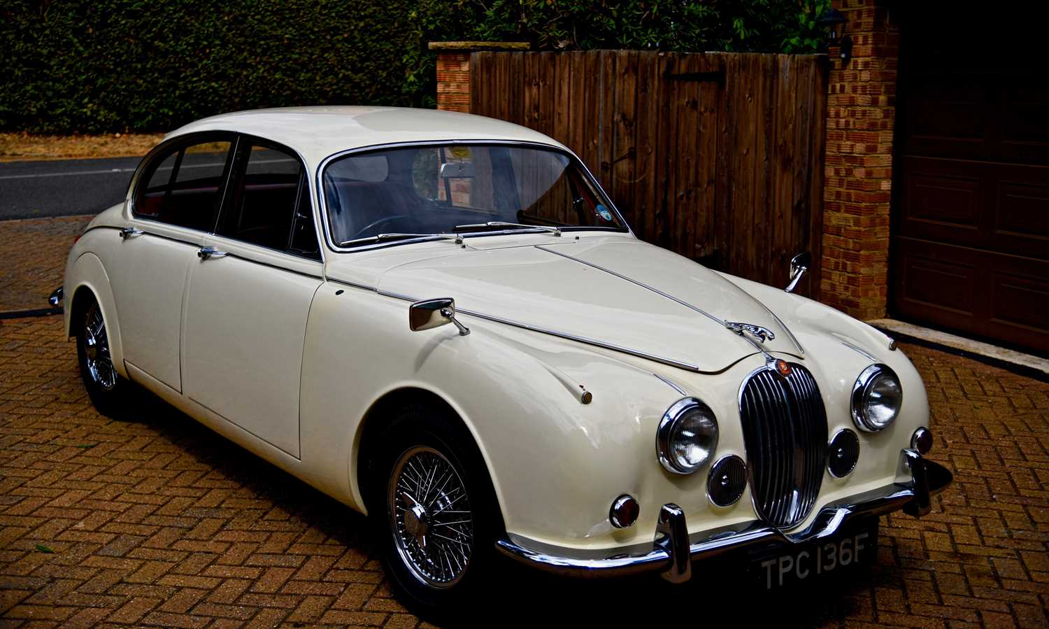 Lot 1968 Jaguar Mk. II 240