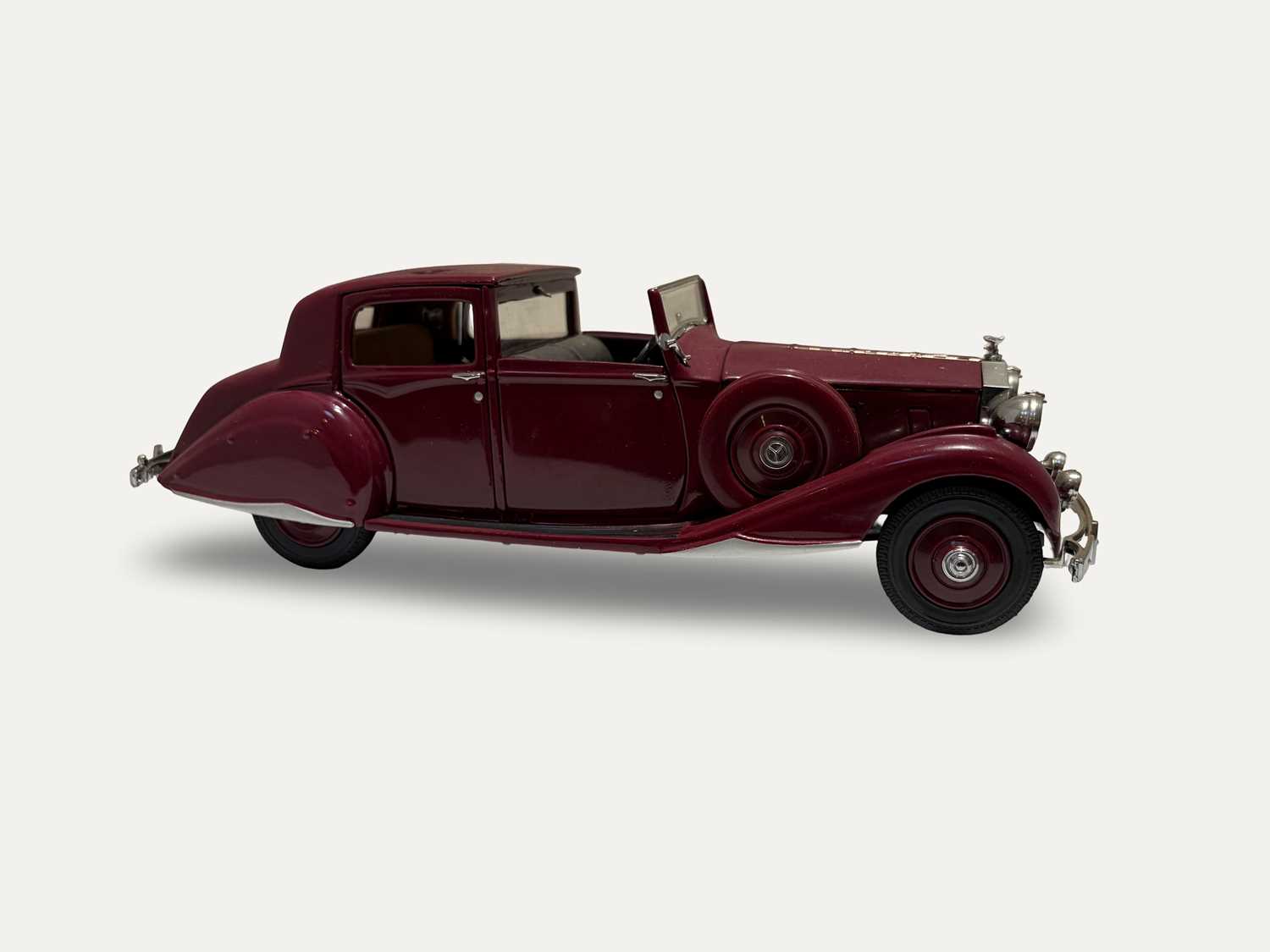 Lot 63 - Franklin Mint 1938 Rolls-Royce V12 "Phantom Three"