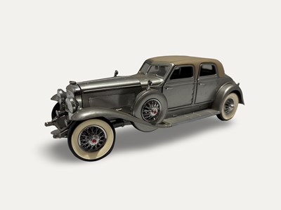 Lot Franklin Mint 1933 Duesenberg S1 " Twenty Grand " Town Car Sedan