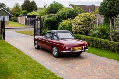 Lot 1973 MGB Roadster