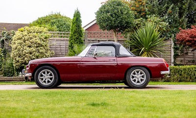 Lot 1973 MGB Roadster