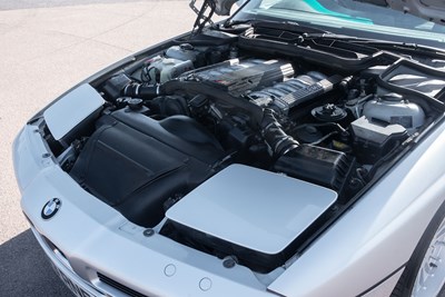 Lot 1995 BMW 850 CSI