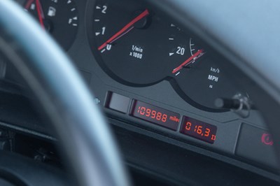 Lot 1995 BMW 850 CSI