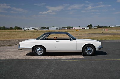 Lot 1976 Daimler Sovereign Series II Coupé (4.2 litre)