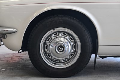 Lot 1976 Daimler Sovereign Series II Coupé (4.2 litre)
