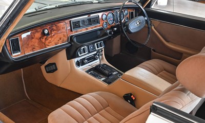 Lot 1976 Daimler Sovereign Series II Coupé (4.2 litre)