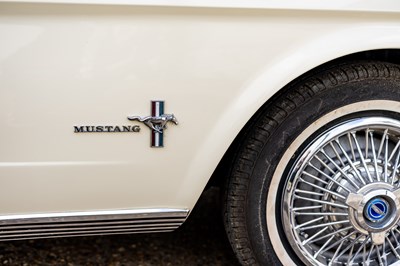 Lot 1966 Ford Mustang