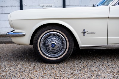 Lot 1966 Ford Mustang