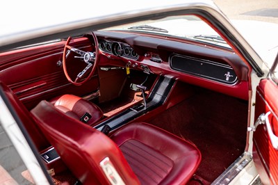 Lot 1966 Ford Mustang