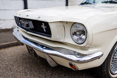 Lot 1966 Ford Mustang