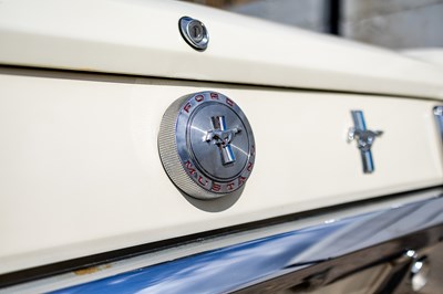 Lot 1966 Ford Mustang