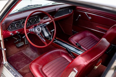 Lot 1966 Ford Mustang