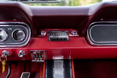 Lot 1966 Ford Mustang