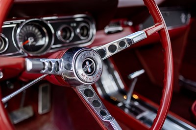 Lot 1966 Ford Mustang