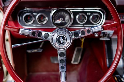 Lot 1966 Ford Mustang