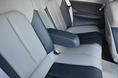 Lot 2002 Mercedes-Benz CLK 230 Avantgarde Kompressor
