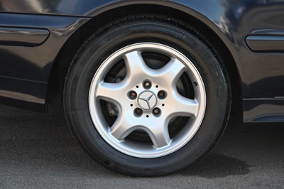 Lot 2002 Mercedes-Benz CLK 230 Avantgarde Kompressor