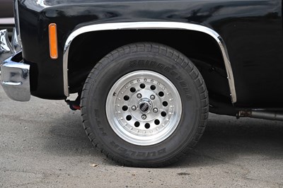 Lot 2009 Chevrolet GMC Pick-Up