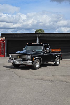Lot 2009 Chevrolet GMC Pick-Up