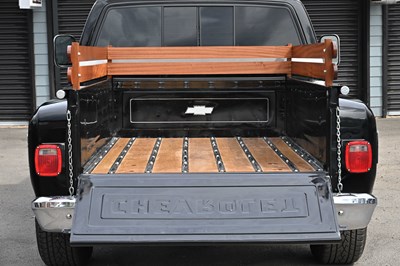Lot 2009 Chevrolet GMC Pick-Up