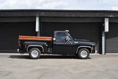 Lot 2009 Chevrolet GMC Pick-Up