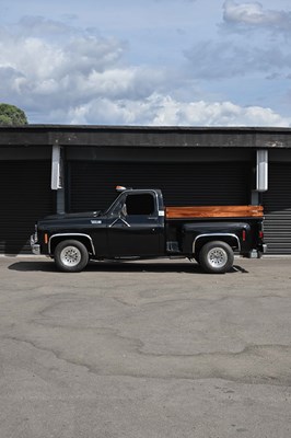 Lot 2009 Chevrolet GMC Pick-Up