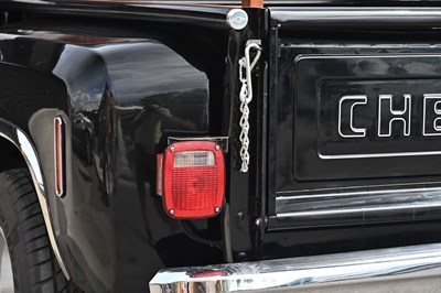 Lot 2009 Chevrolet GMC Pick-Up