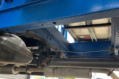 Lot 1998 Ford Transit Low Loader