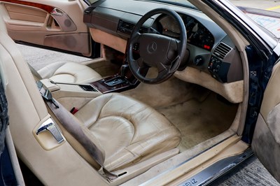Lot 1996 Mercedes-Benz SL320