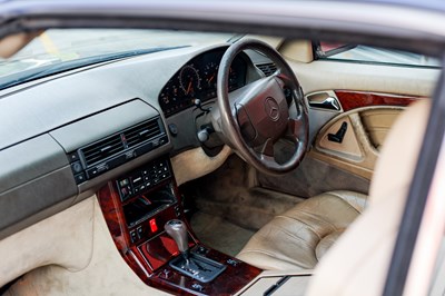 Lot 1996 Mercedes-Benz SL320