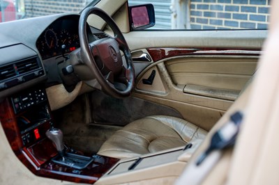 Lot 1996 Mercedes-Benz SL320