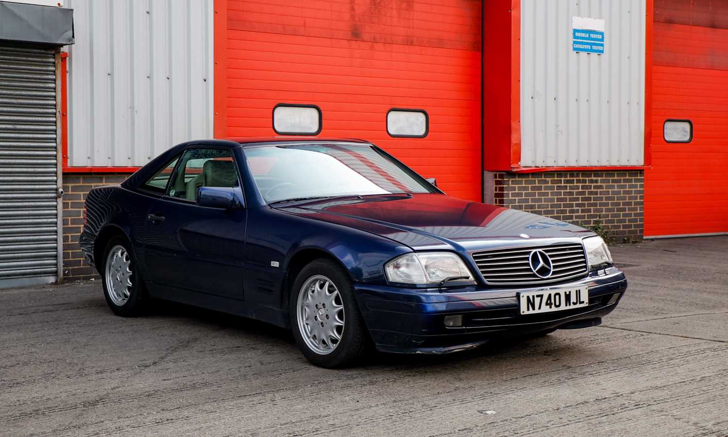 Lot 1996 Mercedes-Benz SL320