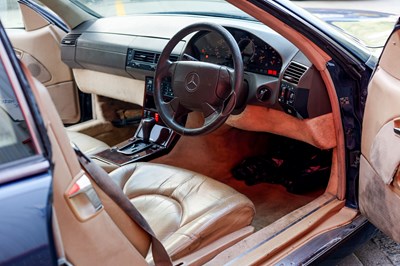 Lot 1996 Mercedes-Benz SL320