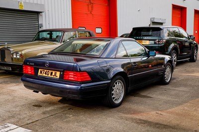 Lot 1996 Mercedes-Benz SL320
