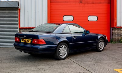 Lot 1996 Mercedes-Benz SL320