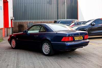 Lot 1996 Mercedes-Benz SL320